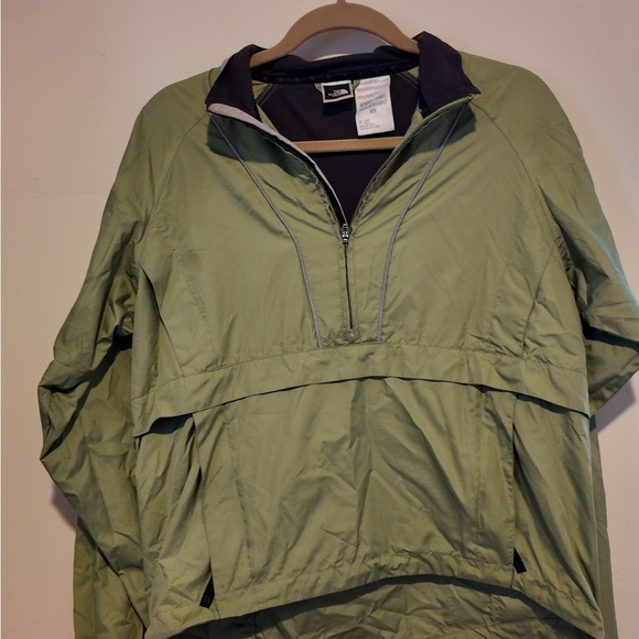 The North Face Vintage Green Windbreaker Jacket -Pre-Loved, Lightweight - Picture 1 of 9